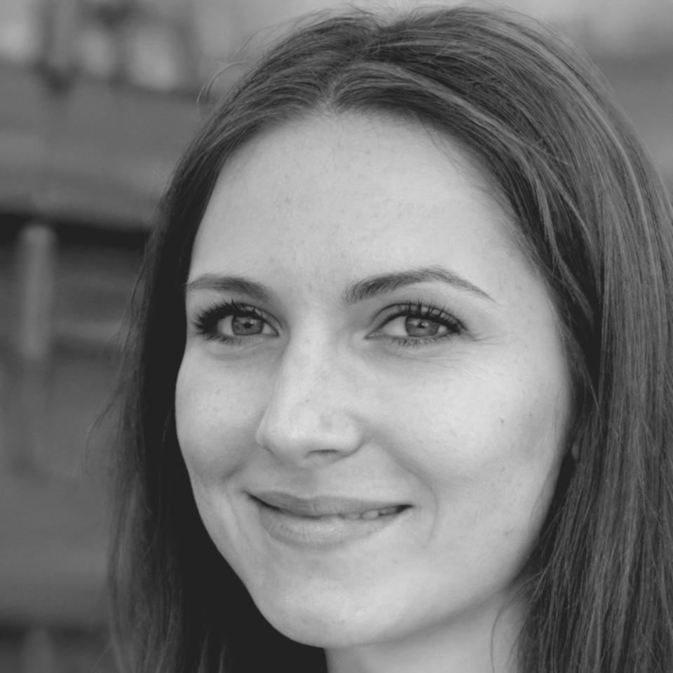 Олена Мельник